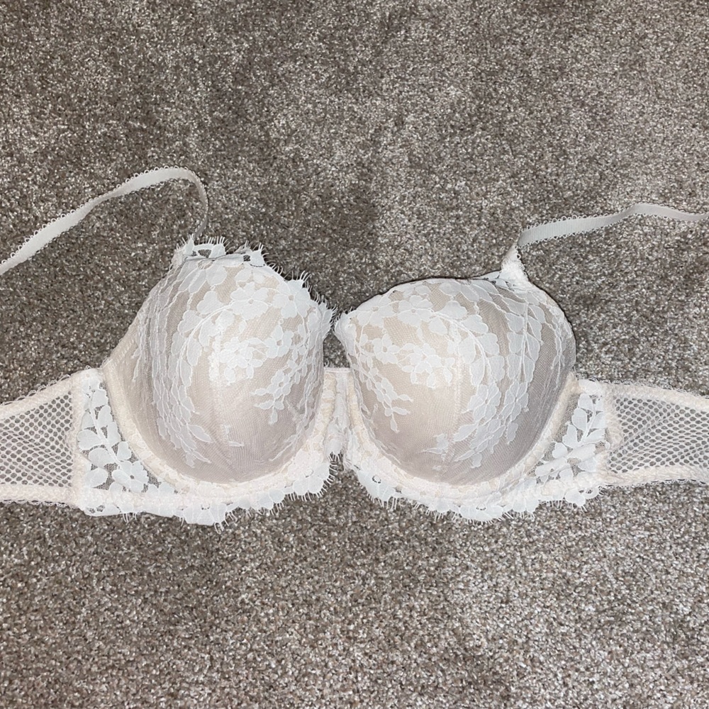 Victoria’s secret bra worn once size 34D